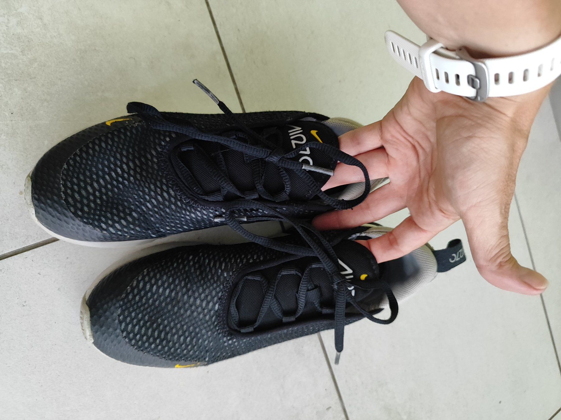 Nike Chaussures hommes: Turnschuhe Nike air 270 Gr. 35 – D'occasion à Seon par Mandes1 3