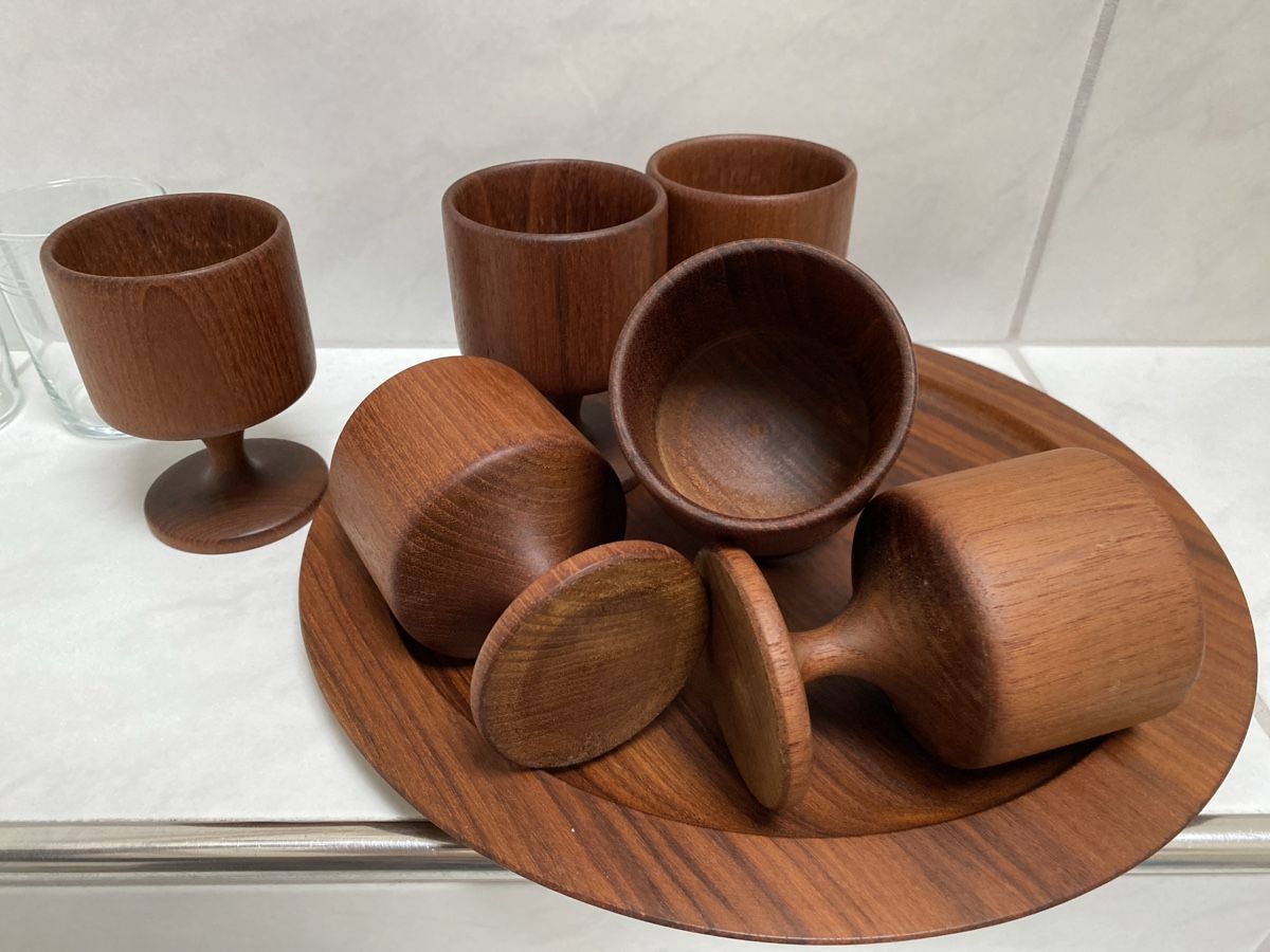 Gläser: Vintage Gläser Set mit Servierbrett, Teakholz. – Gebraucht aus Biberist von Momo33 3