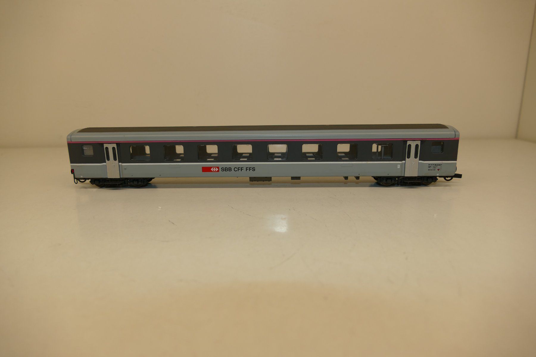 Roco Modellini di ferrovie: Roco H0: SBB Salonwagen Typ SR – Usato da Niederhasli venduto da rail-duerst