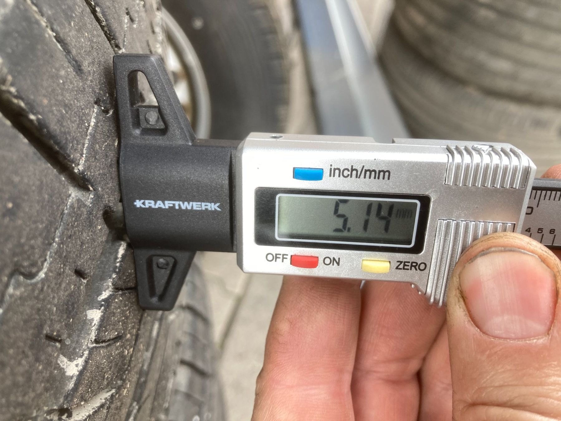 Volkswagen Pneumatici & Ruote complete: VW Crafter Sommerräder 235/65R16 – Usato da Cham venduto da Cham6332 7