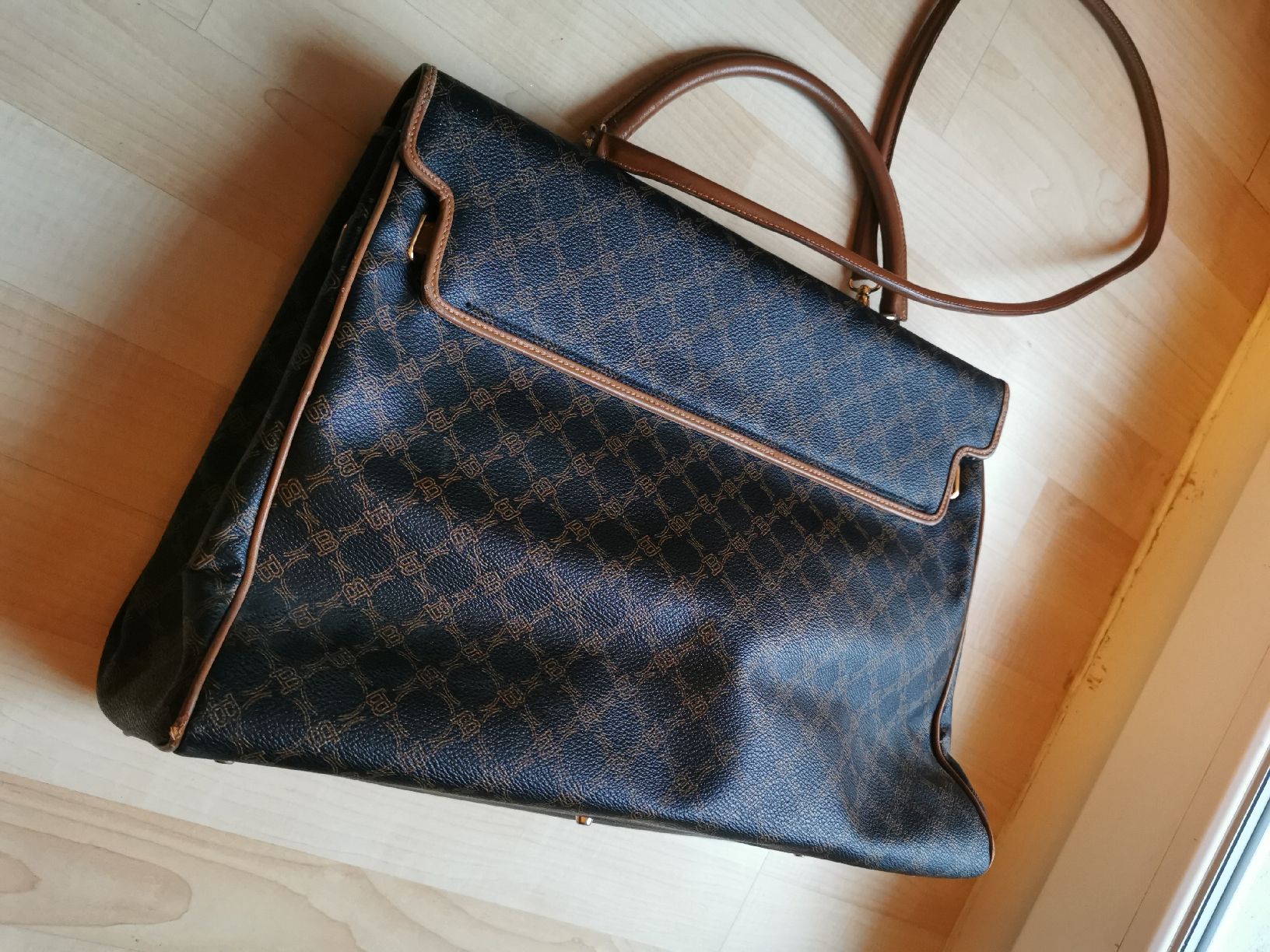 Bally Borse: wunderschöne grosse Vintage Bally Henkeltasche Leder – Usato da Zürich venduto da Hibiskus3 8