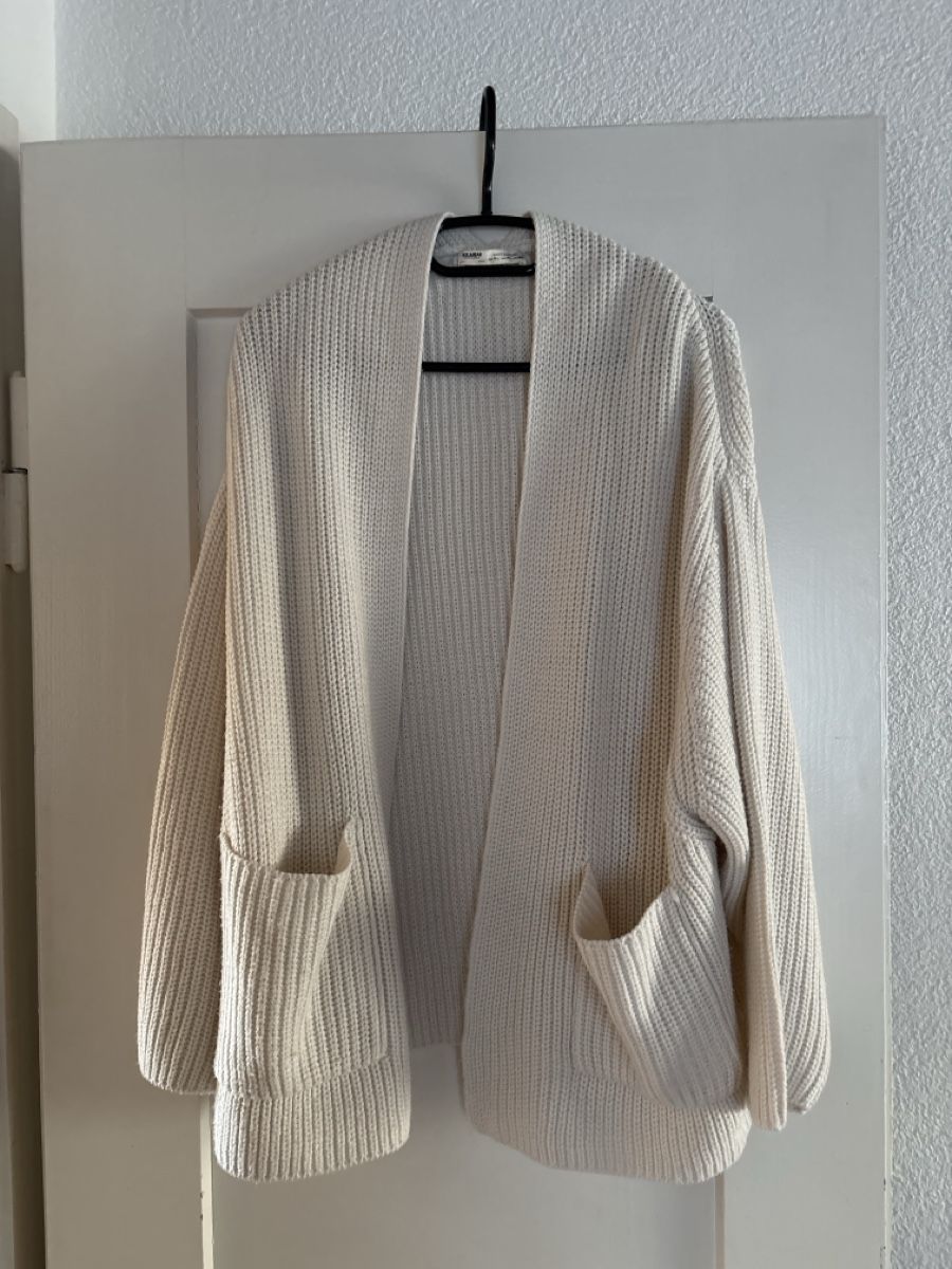 Pull&Bear Vestes: Strickjacke Grösse M-L – D'occasion à Unterentfelden par Lavach