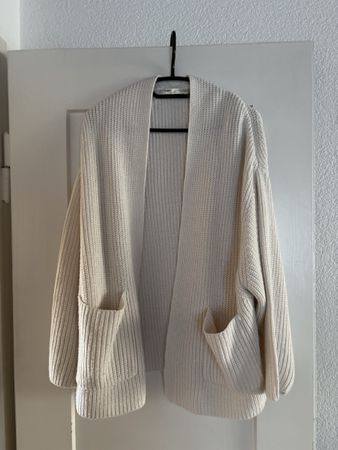 Strickjacke Grösse M-L