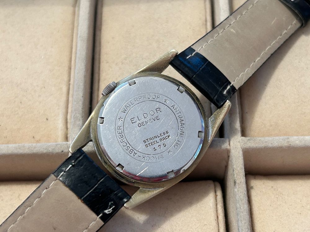 Montres Universal Genève Vintage & Occasion | Polerouter, Compax