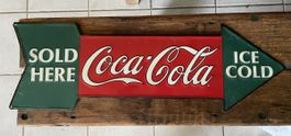 Panneau Coca-Cola "SOLD HERE ICE COLD" sur bois