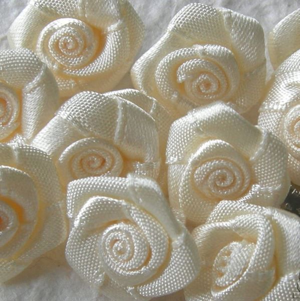 Teglie da forno: 10 roses satin 2 cm CREME – Nuovo e nell'imballaggio originale da St-Imier venduto da goodber