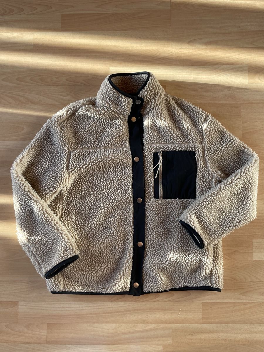 H&M Jacken: Teddyjacke von H&M – Gebraucht aus Ettiswil von suesueheck