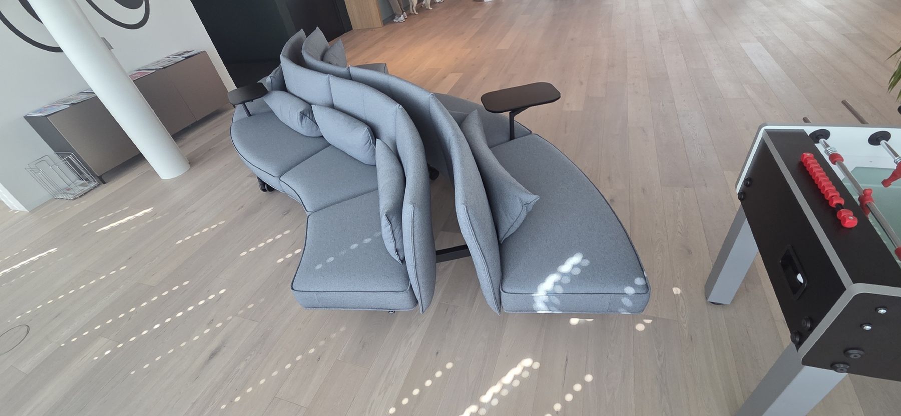Vitra Divani: Vitra Soft Work mit 8 Modulen in Plano Nero/ Cremeweiss – Nuovo (secondo la descrizione) da Winterthur venduto da flurinstucki 3