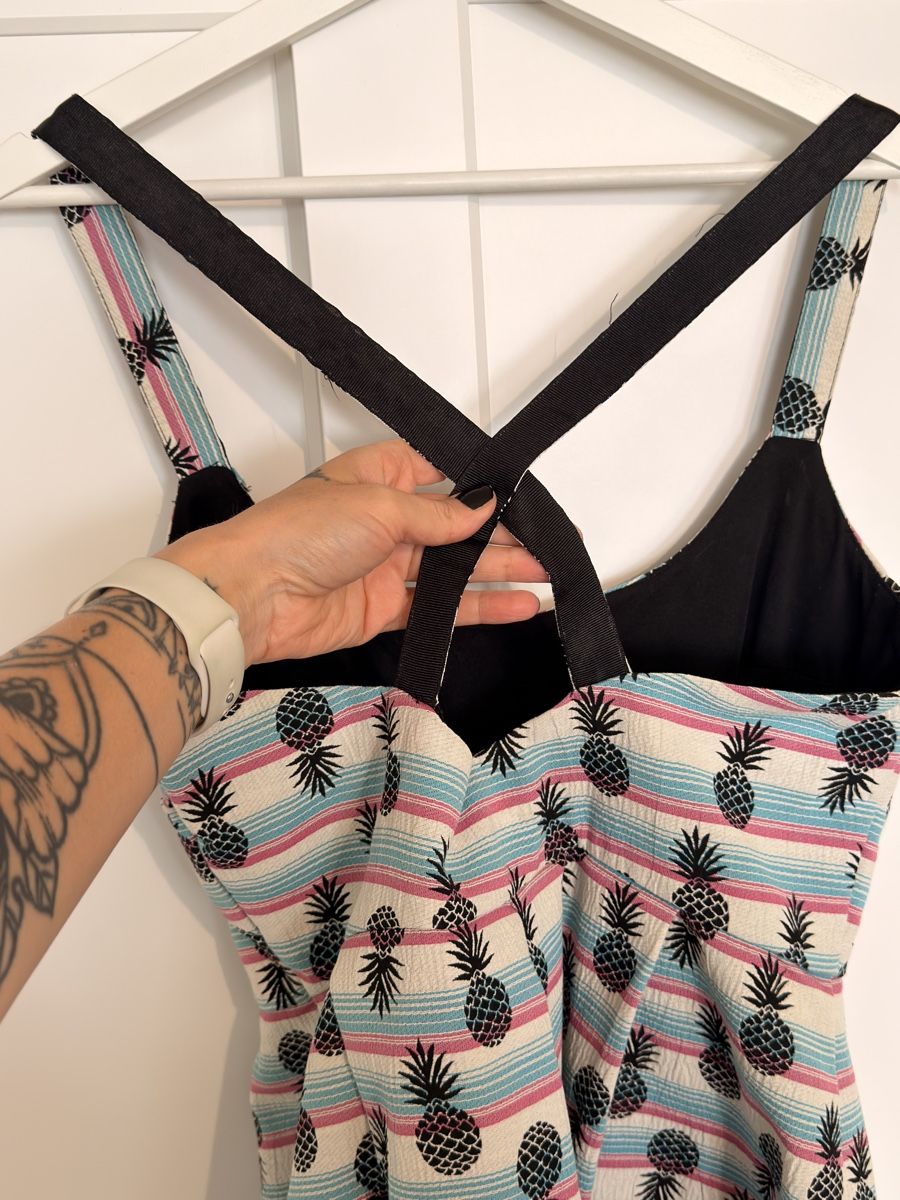 Zara Kleider: Kleid mit Ananas Muster Grösse L  – Gebraucht aus Sorvilier von Ms.Meow 4