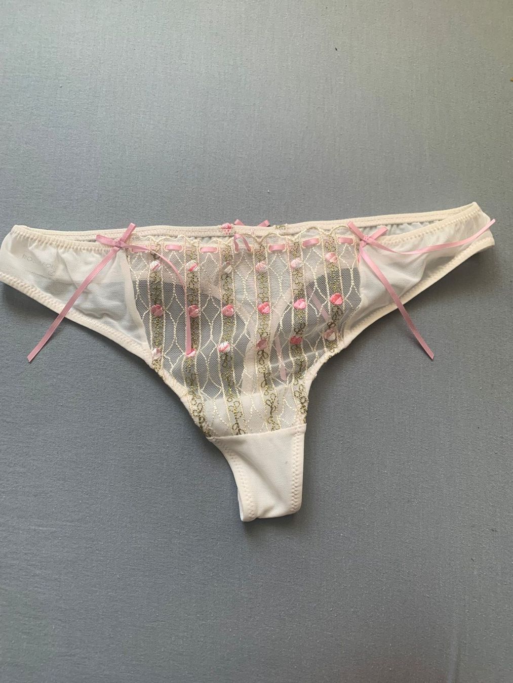 Altra biancheria intima: String lingerie fine dentelle blanche et rose - Taille 38 – Nuovo (secondo la descrizione) da Cortaillod venduto da ben_y6zr