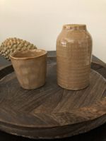 Teelichthalter + Vase mit ockerfarbener Glasur von Esmèe