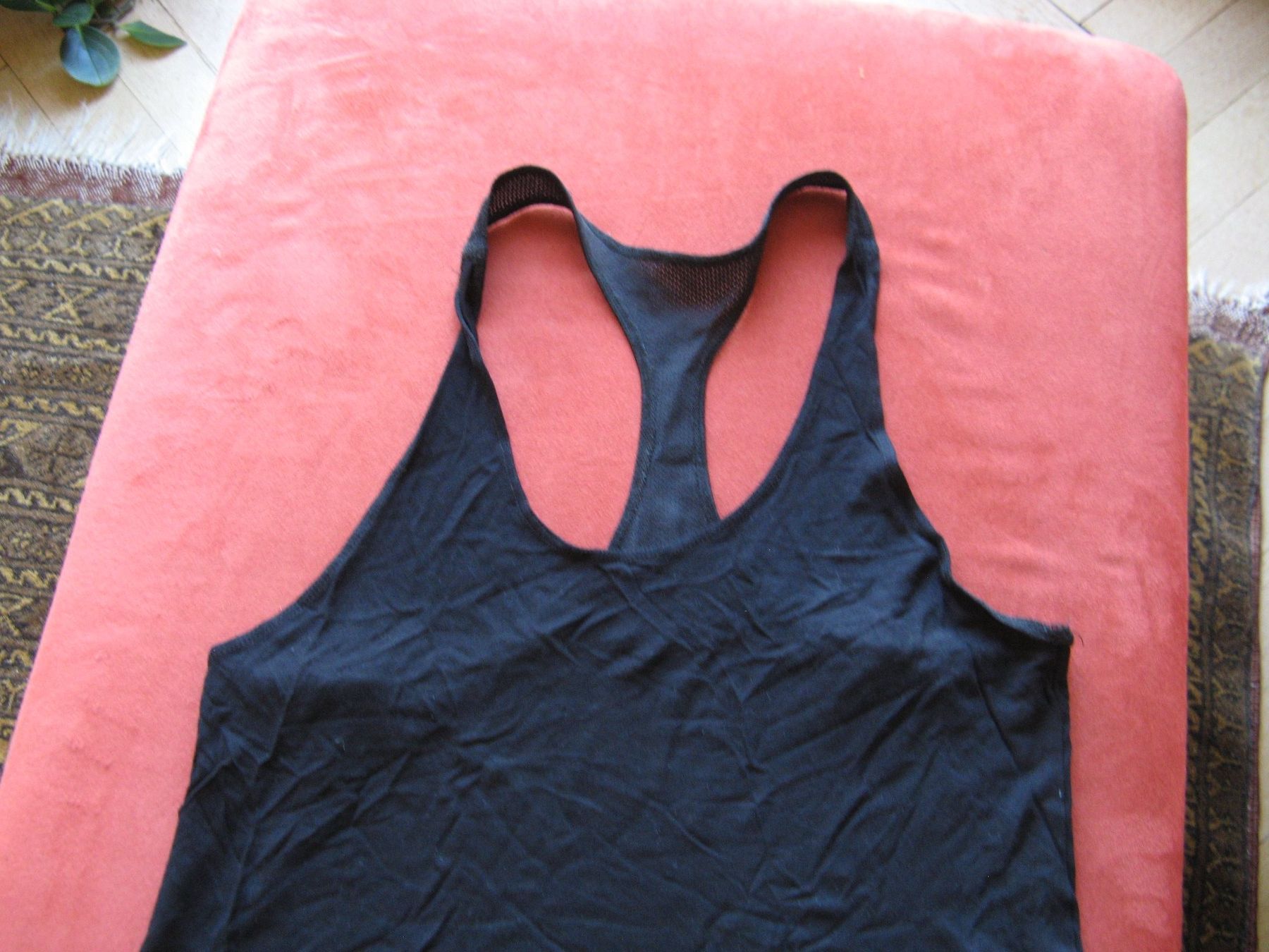 Tops: kurzes Tanktop schwarz Gr. S – Gebraucht aus Zürich von apil 1