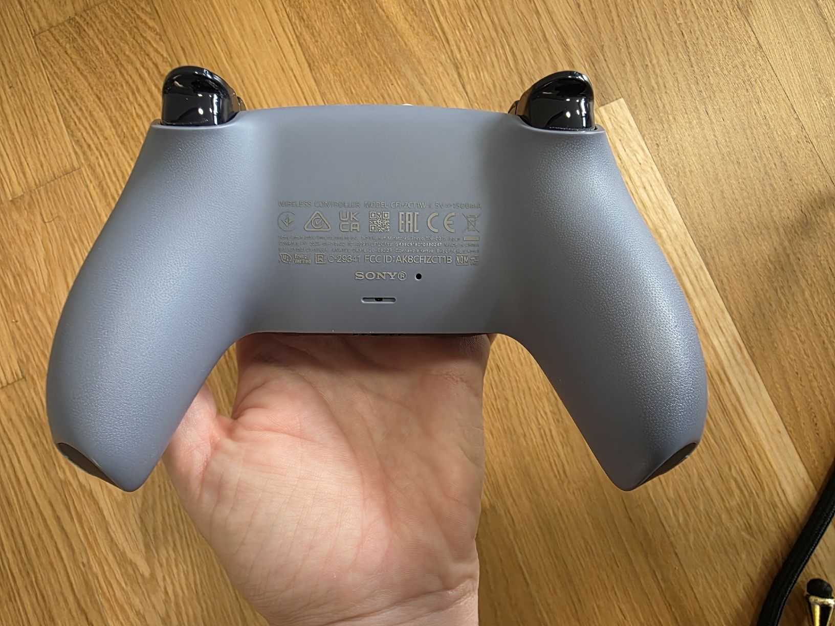 Sony Manettes: PS5 DualSense Controller Sterling Silver  – D'occasion à Schlieren par est_b2px 1