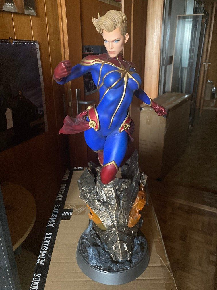 Marvel Statuette: Sideshow Captain Marvel 1/4 Statue – Usato da Tafers venduto da tobib_23