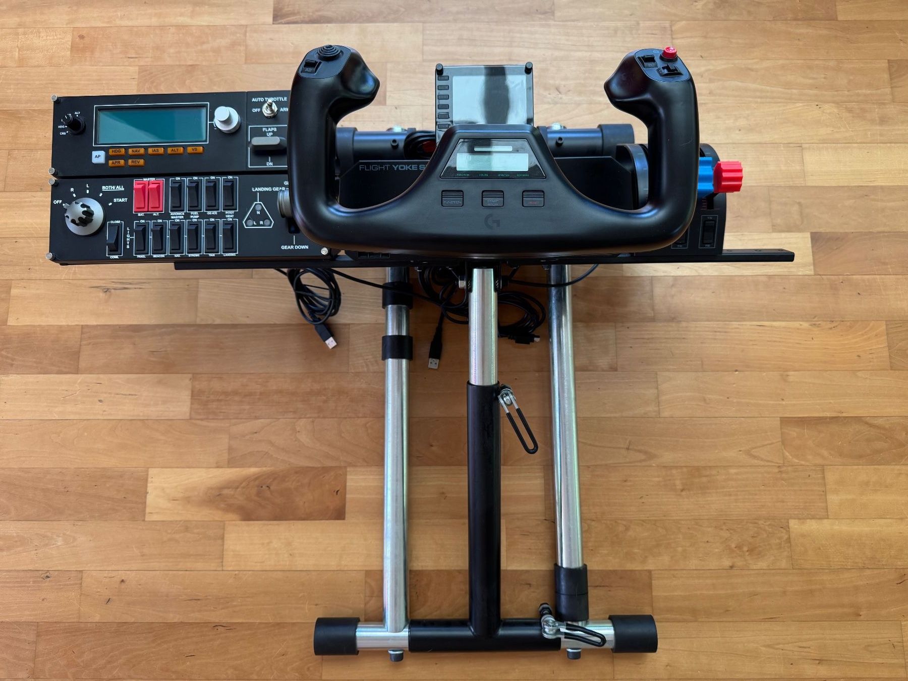 Logitech Controller: Logitech G Saitek Pro Flight Yoke System - Top Zustand! – Usato da Mägenwil venduto da Dascha69