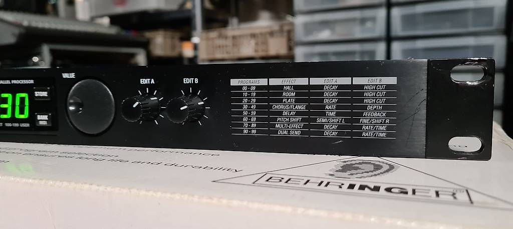 Musikinstrumente: Alesis MicroVerb 4 18-Bit Signal Processor – Gebraucht aus Wallisellen von Daijga 4