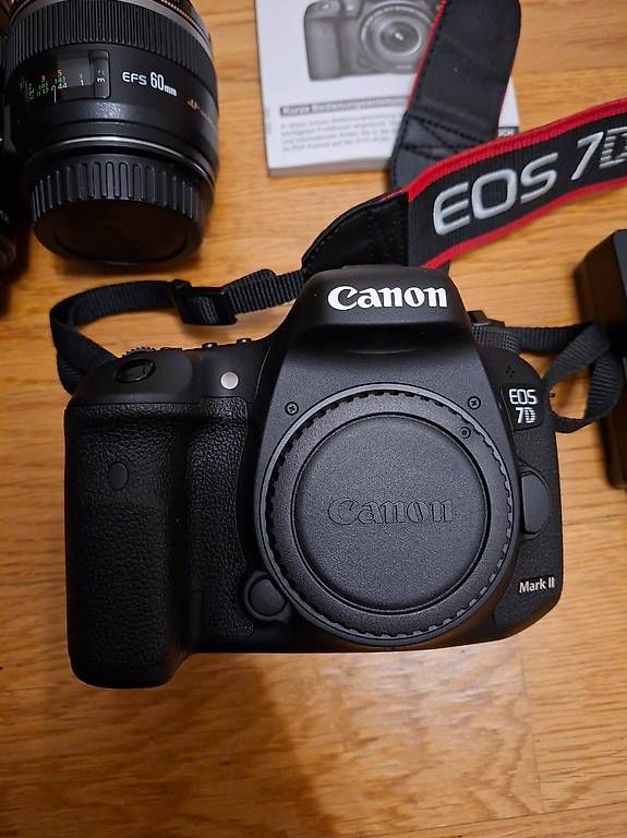 Canon Fotocamera: Canon EOS 7D Mark II + 2 Objektive - Top Zustand! – Usato da Degersheim venduto da dar_v9k9