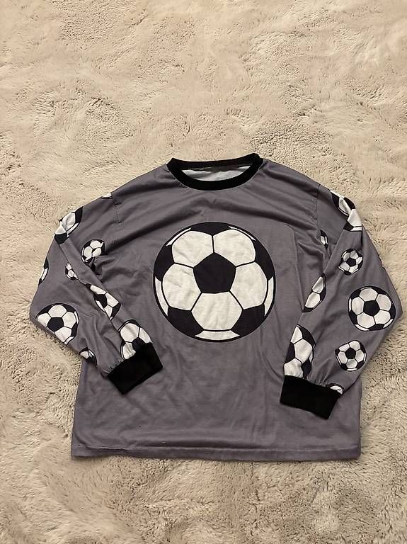 Pyjamas: Fussball Schlafanzug – D'occasion à Lenk im Simmental par niczbaeren 2