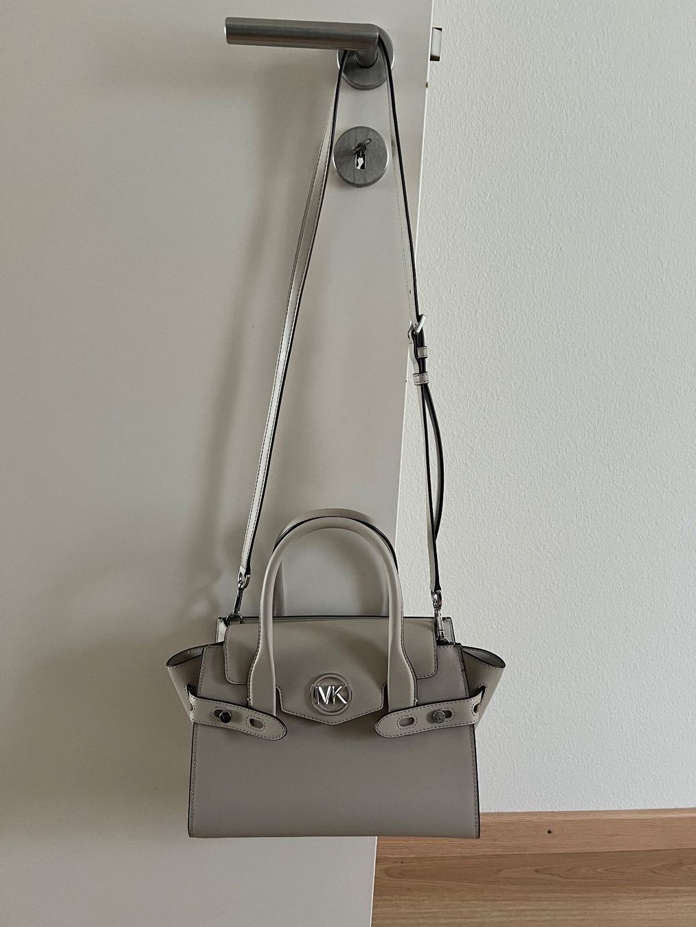 Michael Kors Borse da donna: Sac à main Michael Kors beige, état neuf! – Usato da Vevey venduto da Aiaram_059k 7