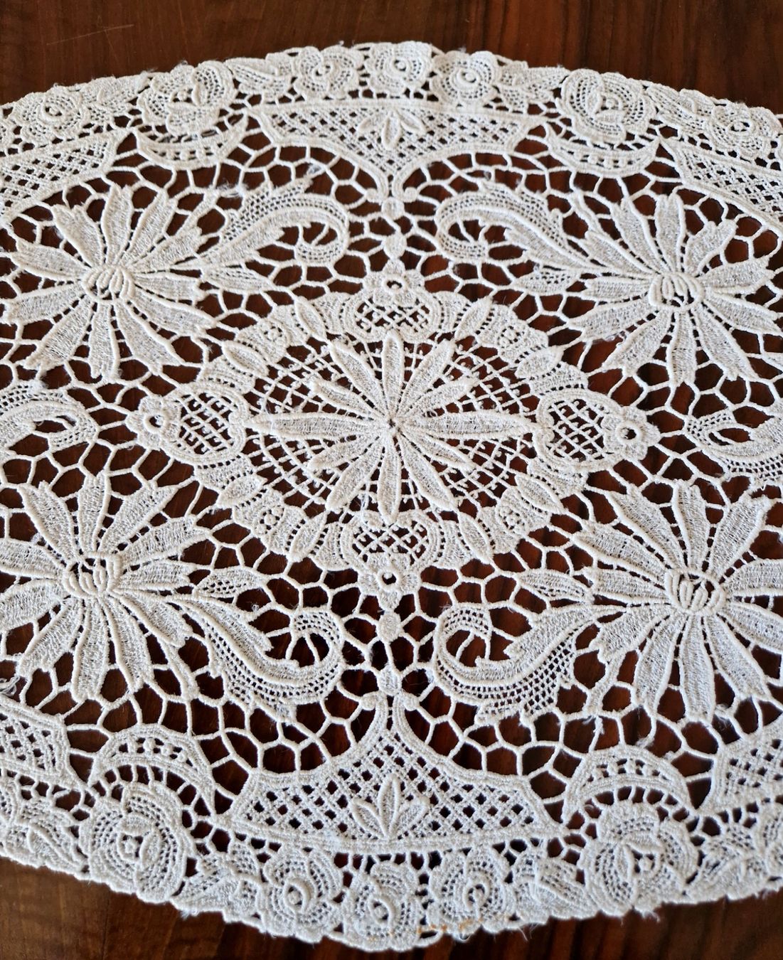 Altra biancheria da tavola: Plauener Spitze 60x30cm – Usato da Bern venduto da Antikbatik 1