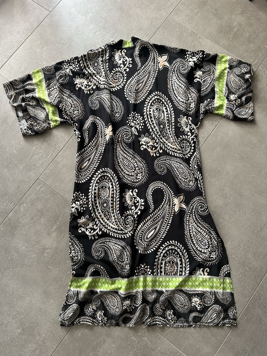 Arte internazionale: KIMONO GEMUSTERT  – Usato da Nidfurn venduto da cejeisda 1