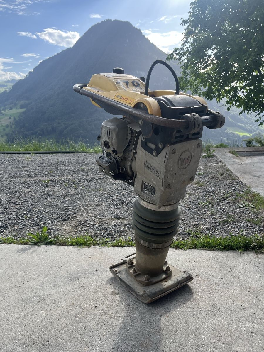 Wacker Neuson Tutte le macchine: Grabenstampfer Stampfer Wacker Neuson Baumaschine Vibroplatt – Usato da Büren NW venduto da christens01
