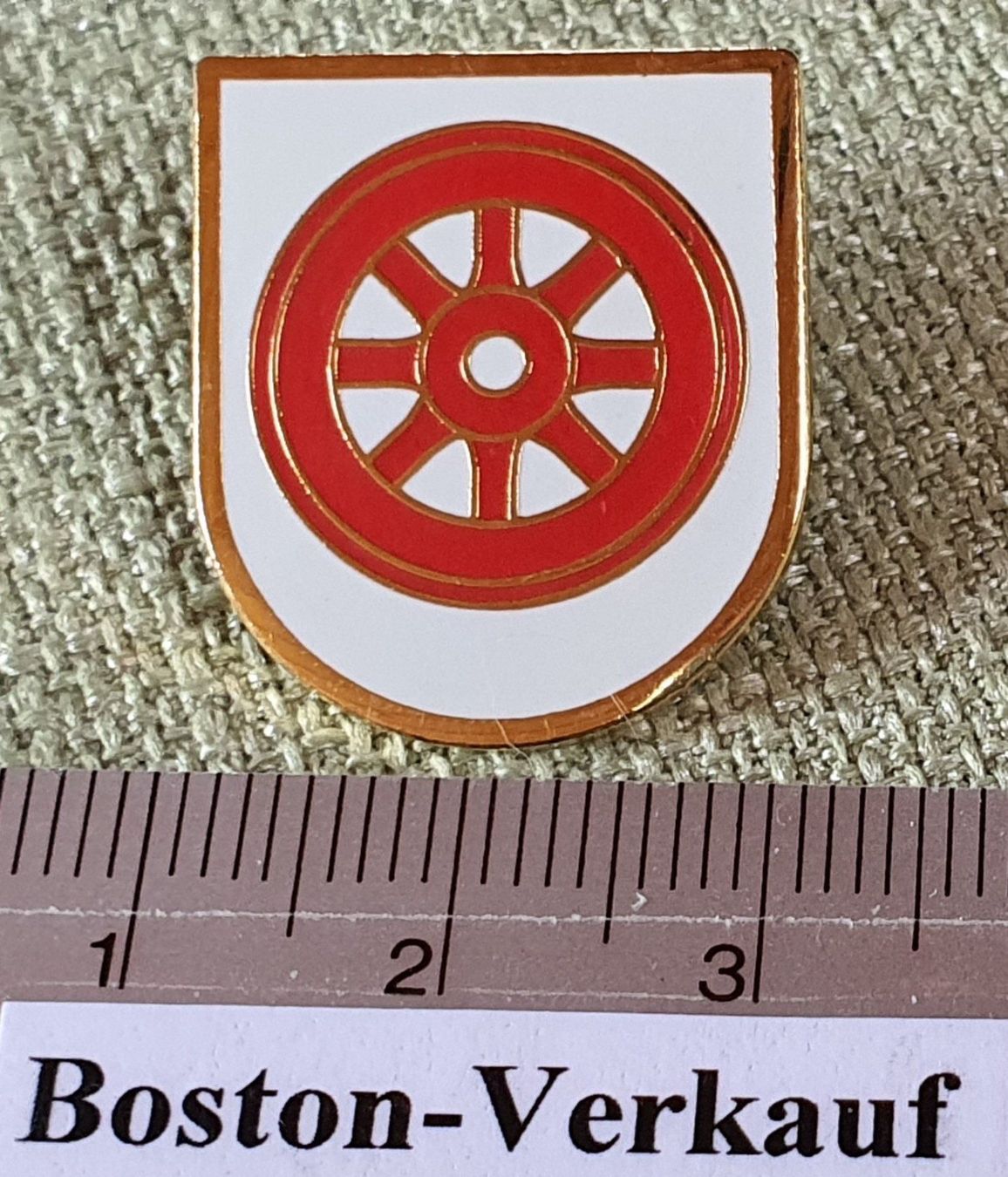 Giocattoli: D507 - Pin Gemeindewappen Radelfingen BE – Usato da Reinach BL venduto da Boston-Verkauf 1