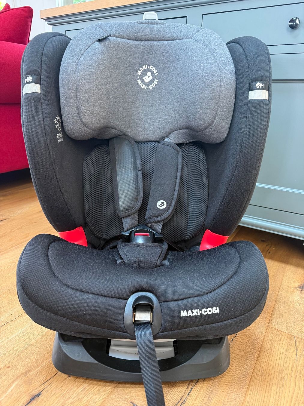 Sièges auto: Abholung ZH/SZ: Kindersitz Maxi cosi, Titan plus I-size 9-36 – D'occasion à Benau par eloanaa