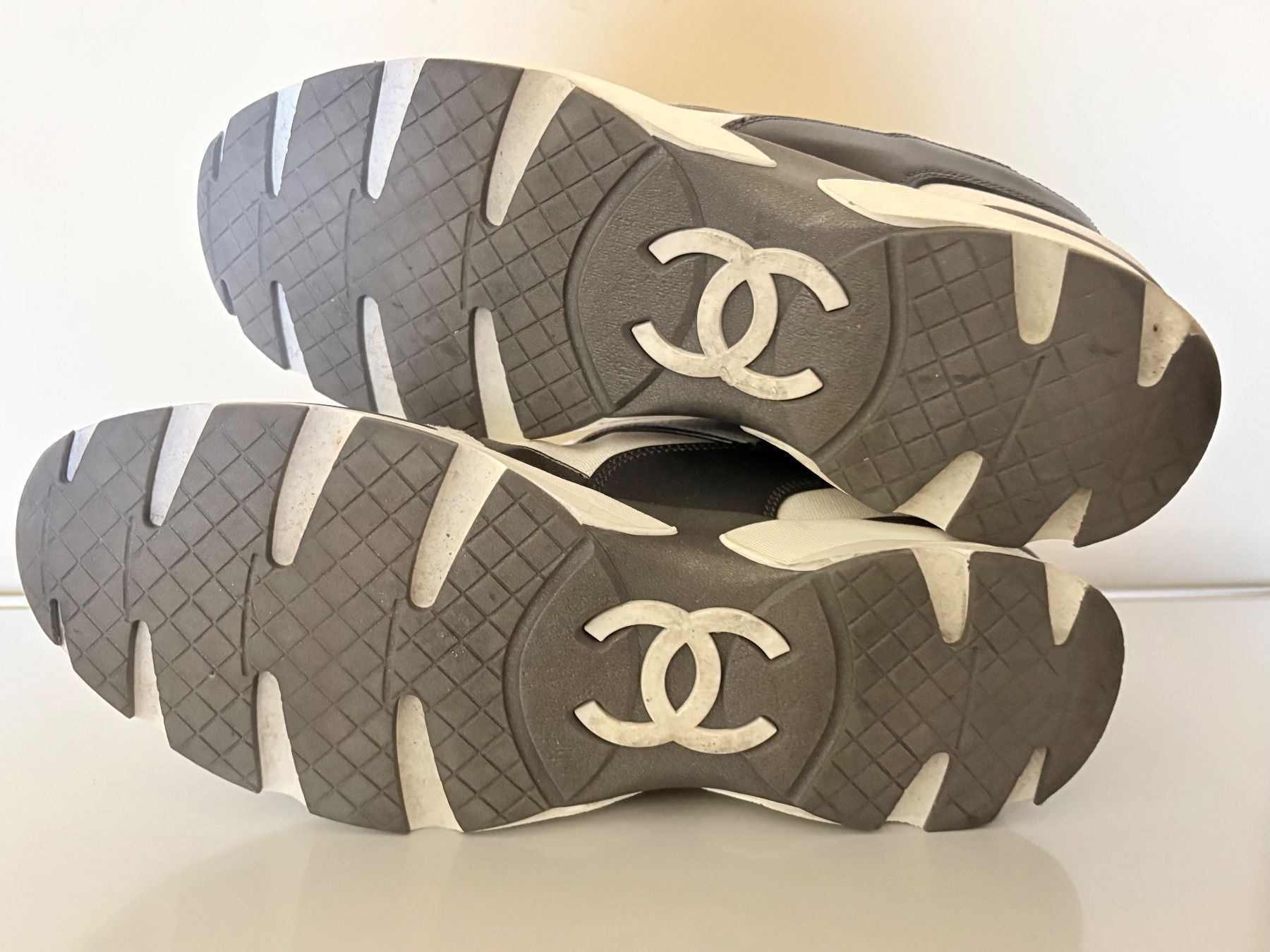 Chanel Chaussures hommes: BASKETS SNEAKER VINTAGE - CHANEL - 40 – D'occasion à Morges par Bubblecut 6