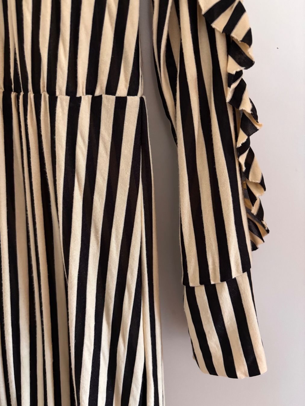 Zara Vestiti: Maxikleid gestreift beige/schwarz M – Nuovo (secondo la descrizione) da Bennau venduto da Fury3 3