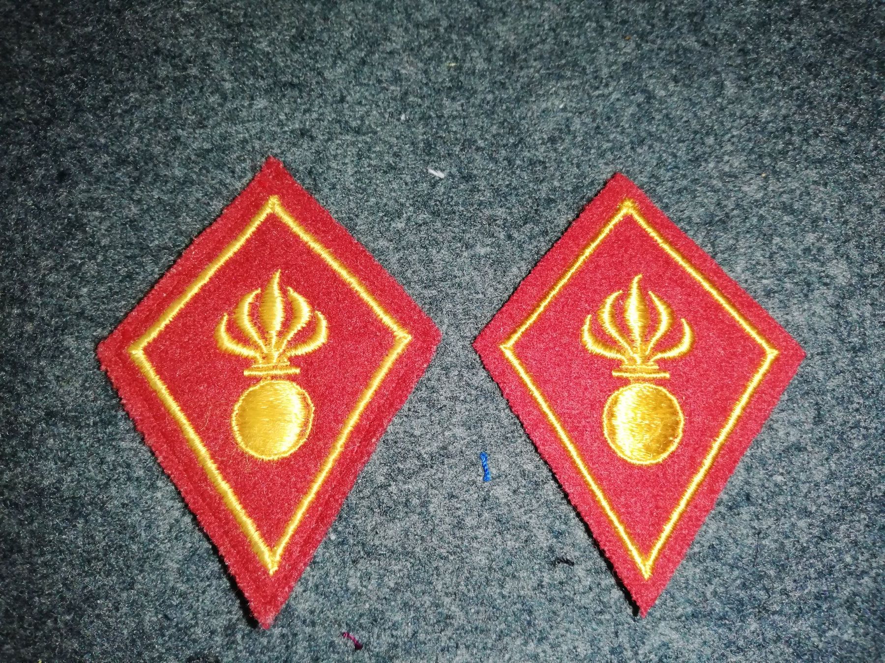 Schweizer Armee Placchette & Badge: Insignes de col Armée Suisse – Usato da Romanel-sur-Lausanne venduto da A559JBB