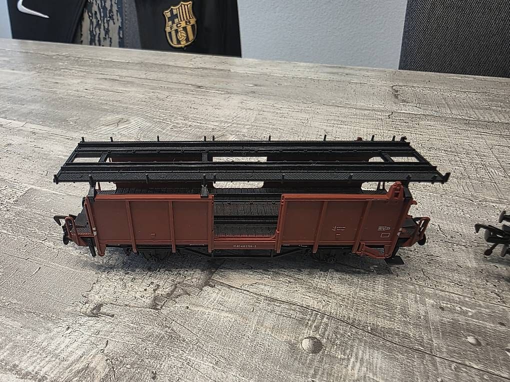Modellini di ferrovie: Fleischman 8224 & Roco 46617  – Usato da Oberweningen venduto da Kneubuehl-anatol 2