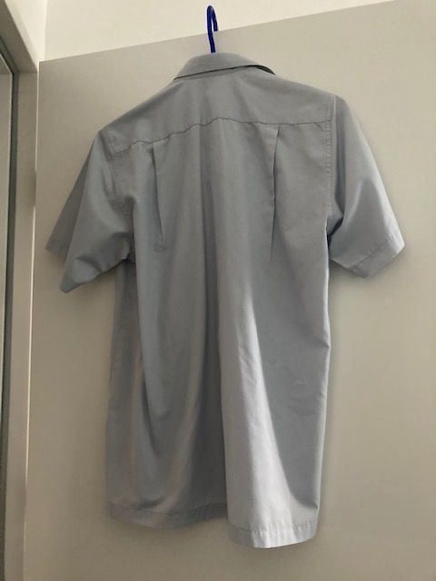 Blusen: Bluse hellblau Kurzarm, ca. Gr. 38 (von Schneider genäht) – Gebraucht aus Pfäffikon ZH von GZHDZV 1
