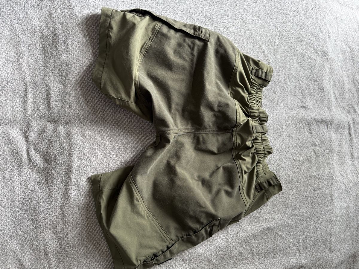 RevolutionRace Hosen: Shorts von Revolution Race, XL – Gebraucht aus Ermatingen von anj_9bm5 1