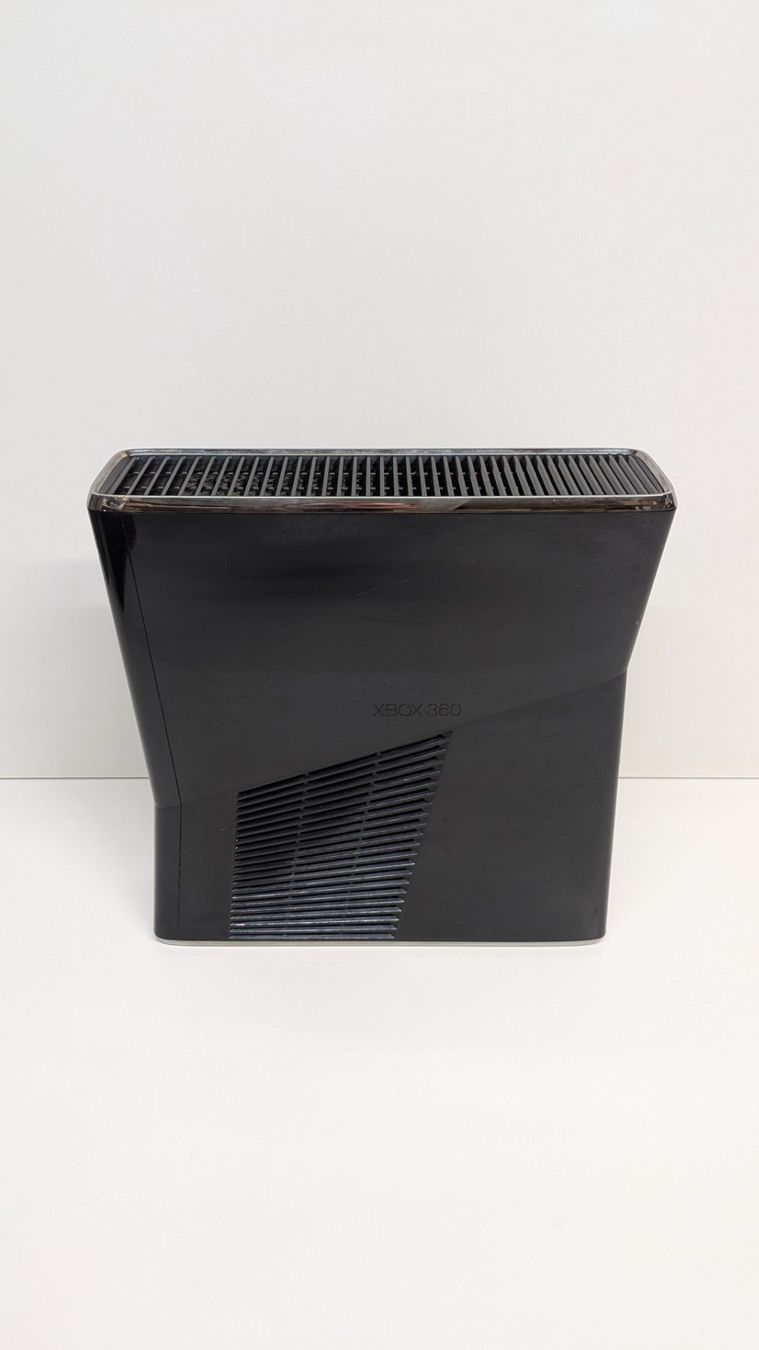 Microsoft Console: Microsoft Xbox 360 S Konsole, 250 GB – Usato da Menziken venduto da mame18 2