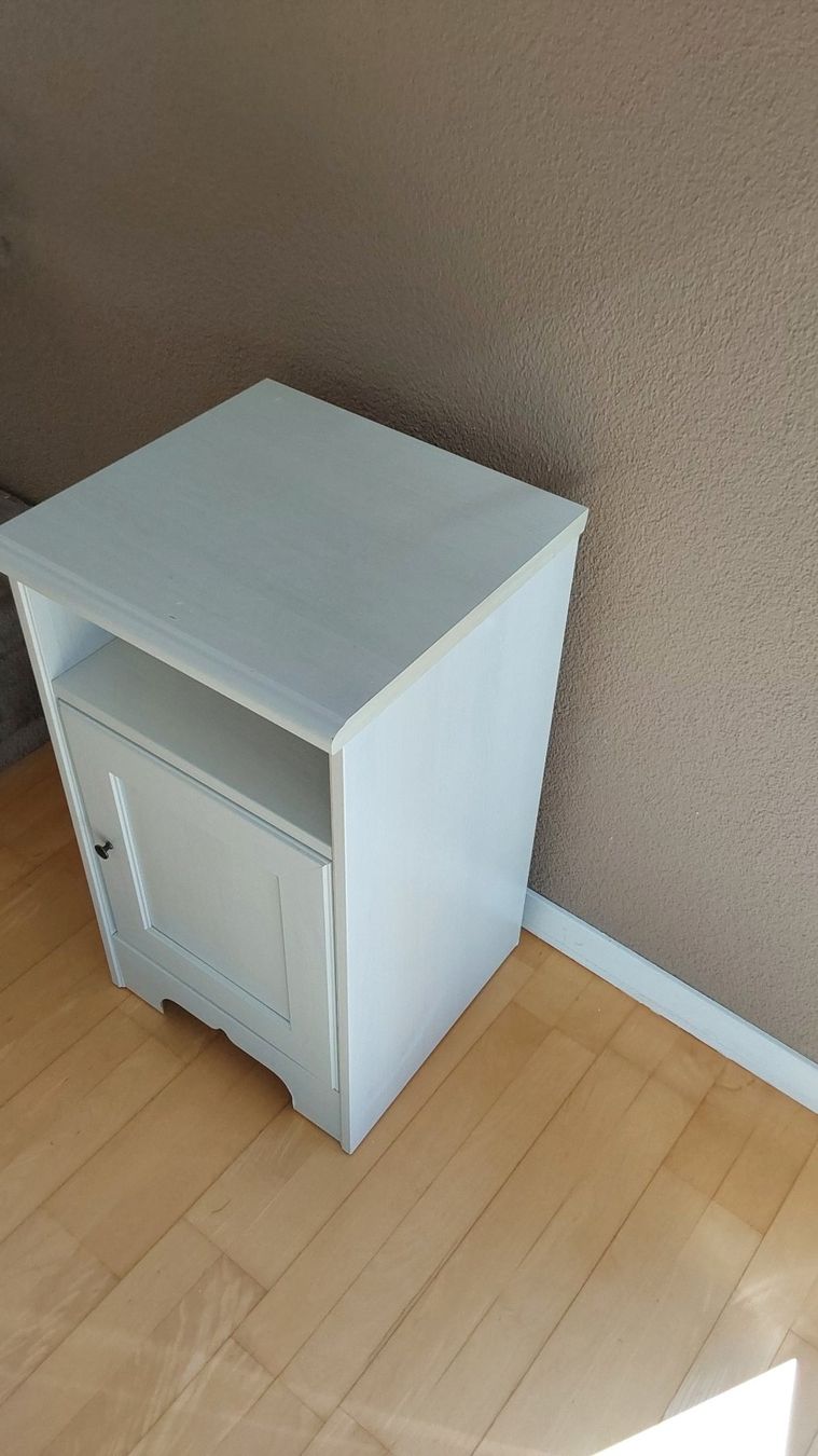 Ikea Comodini: Nachttisch – Usato da Oberhasli venduto da mudeli01 3