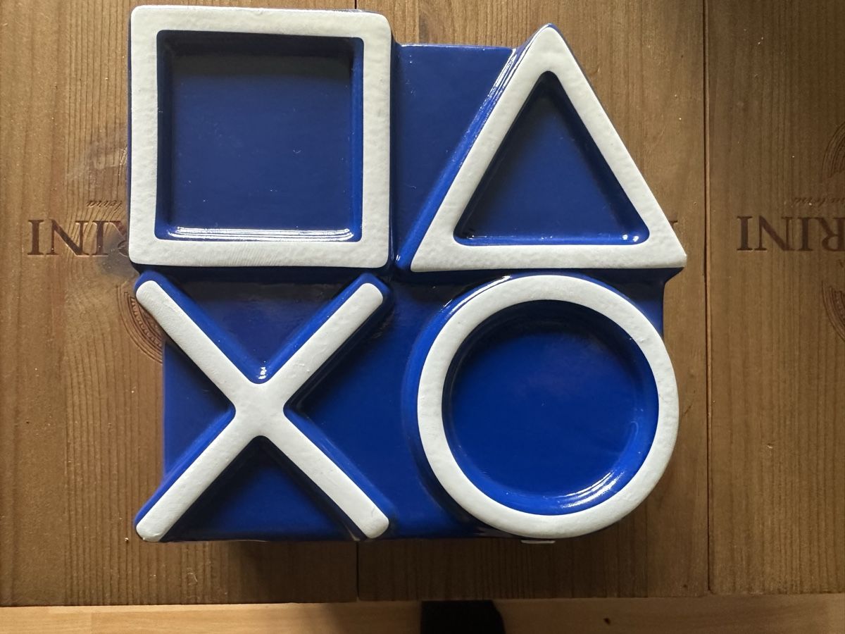 Spardosen: PlayStation 5 Spardose – Neu (gemäss Beschreibung) aus Zürich von ziaa