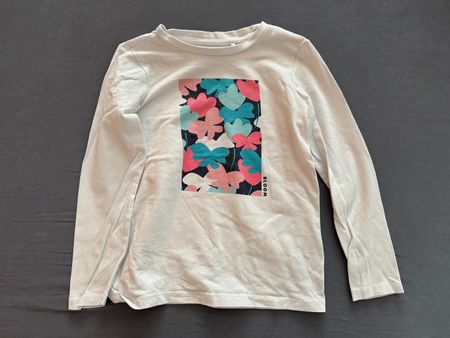 Hübsches Blumen-T-Shirt, Gr. 128