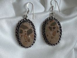 Paire de boucles d'oreilles vintage argentées et pierre