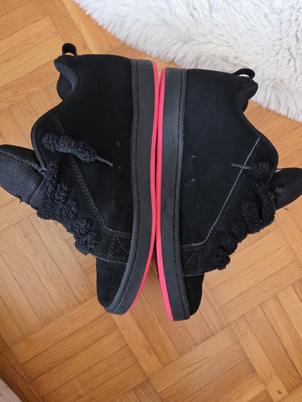 DC shoes Scarpe da donna: DC Sneakers, Grösse 38,  Schwarz Rot – Nuovo (secondo la descrizione) da St Gallen venduto da vir_5kgt 4