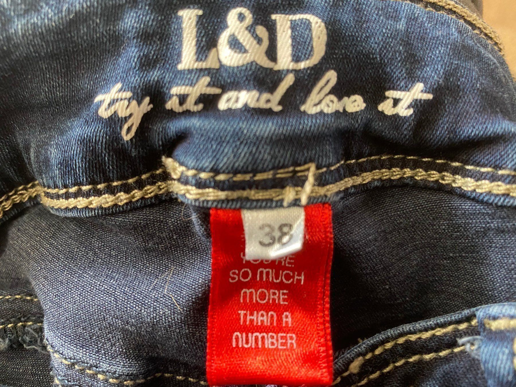 Pantaloni: Jeans mit Knielöchern Gr. 38  L&D – Usato da Schnottwil venduto da Chasarmar 2