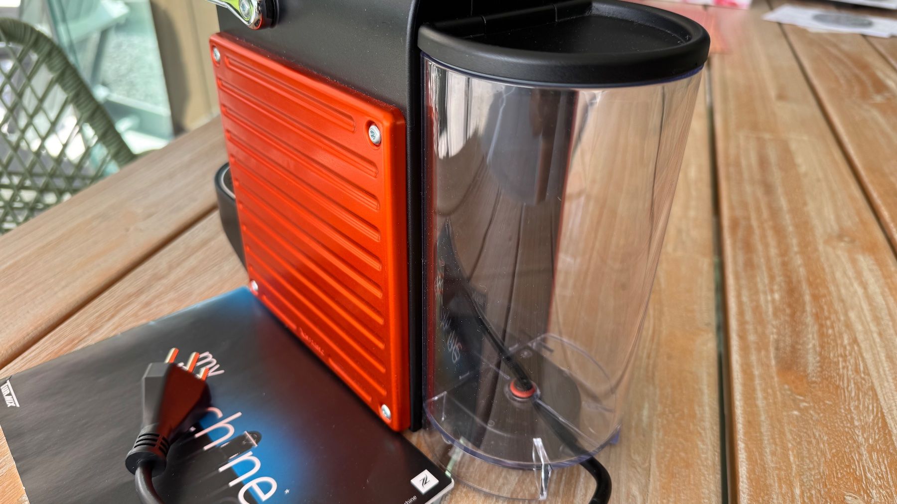 Turmix Macchine per caffè & Macchine per espresso: Turmix Nespresso Pixie rot (aber eher orange) – Usato da Kyburg-Buchegg venduto da ChuckCanuck 1