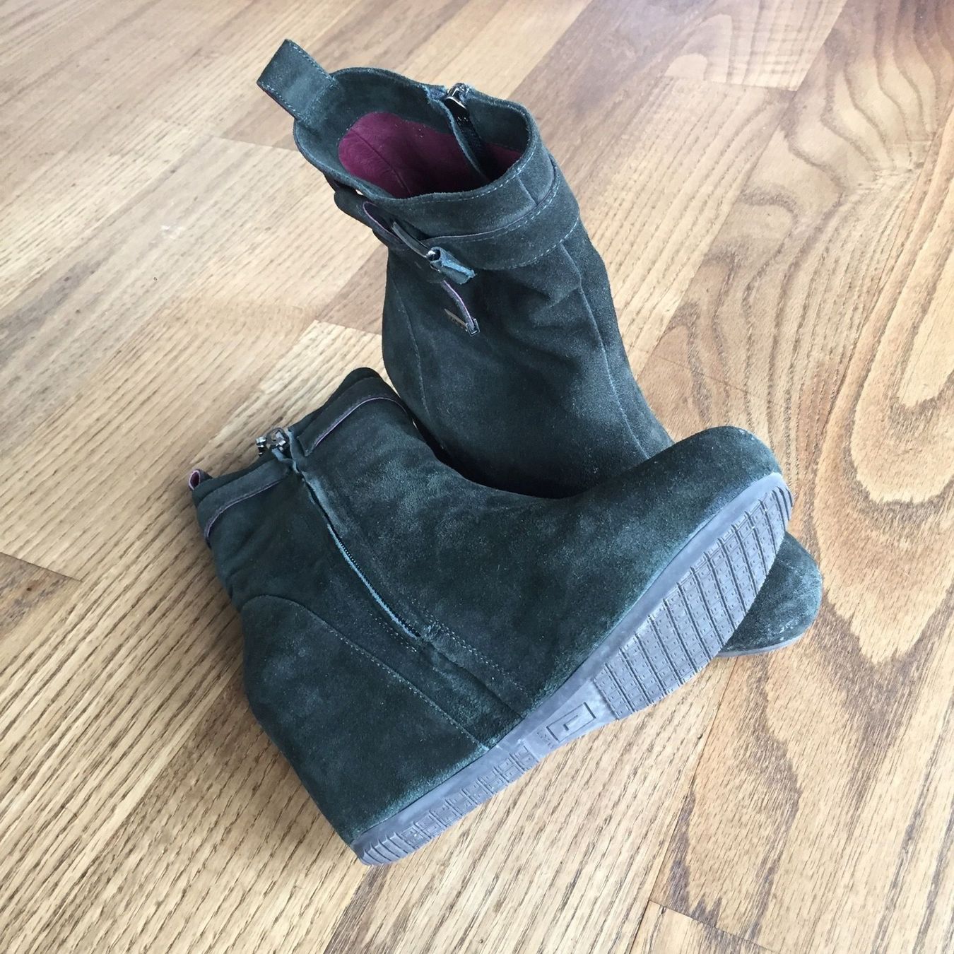 Scarpe da donna: grüne Stiefelette Logan 35 – Usato da Rossrüti venduto da Piccola7 2