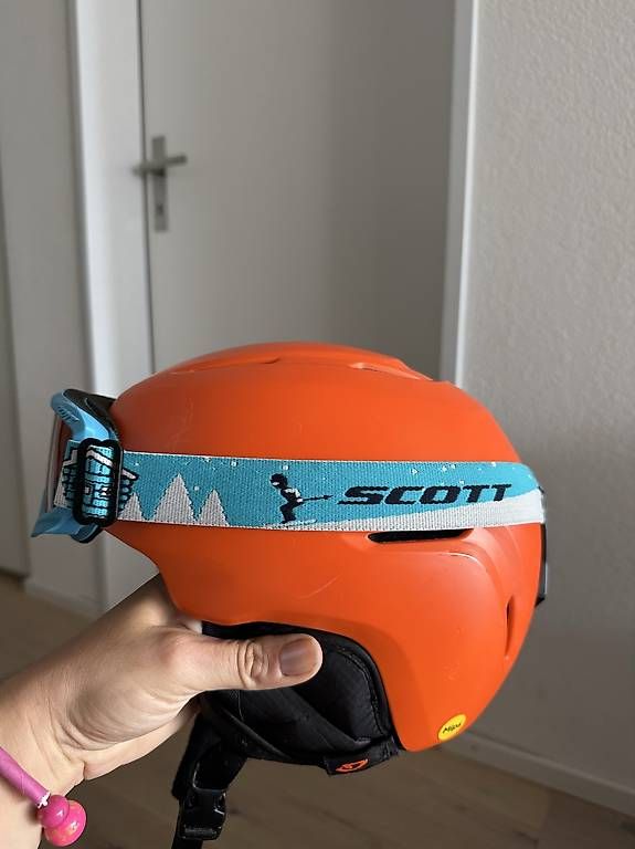 Helme: Skihelm Kind  – Gebraucht aus Uebeschi von deb_2lnv 1