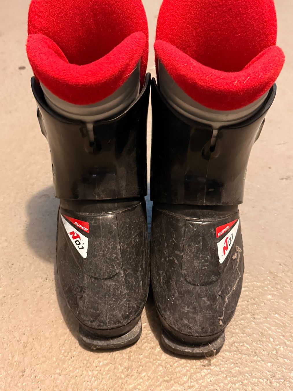 Nordica Scarpe per ragazzi: Chaussures de Ski Nordica 33 – Usato da Chézard-St-Martin venduto da kdu_f9lw 1