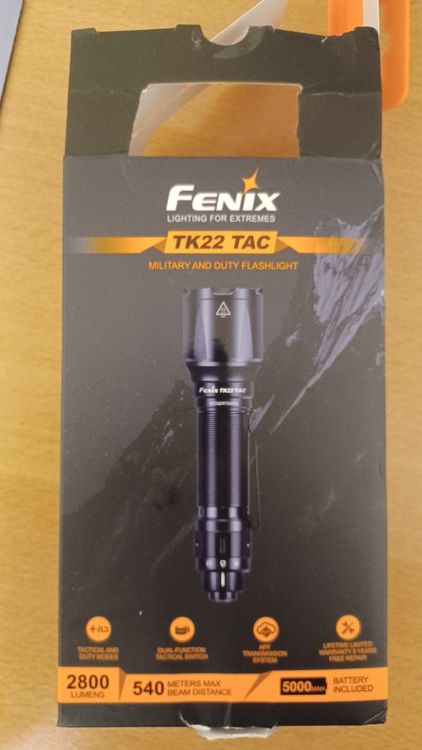 Fenix TK22 LED Taschenlampe 3