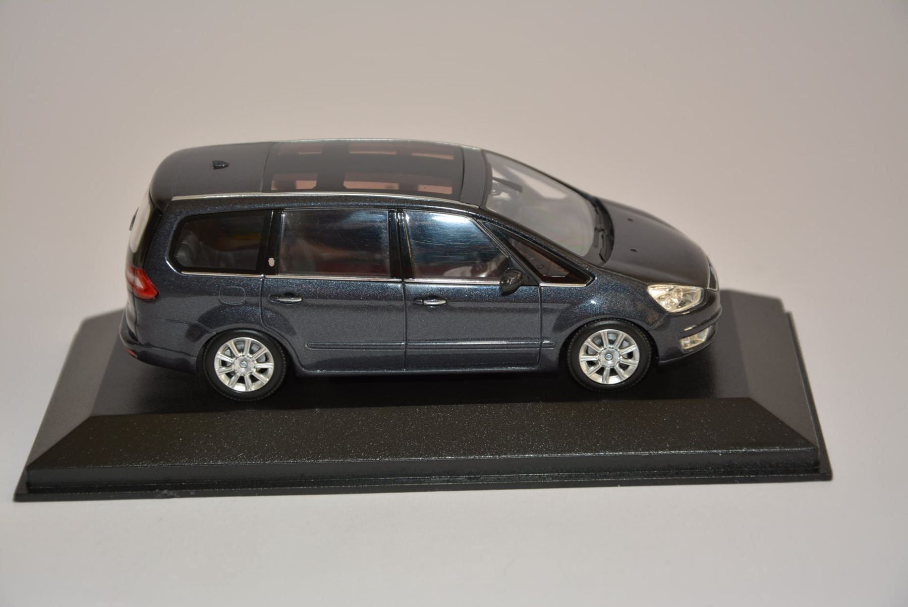Ford Modellini d'auto: Ford Galaxy , Minichamps , 1:43 – Nuovo e nell'imballaggio originale da Goldach venduto da Feivel9 5