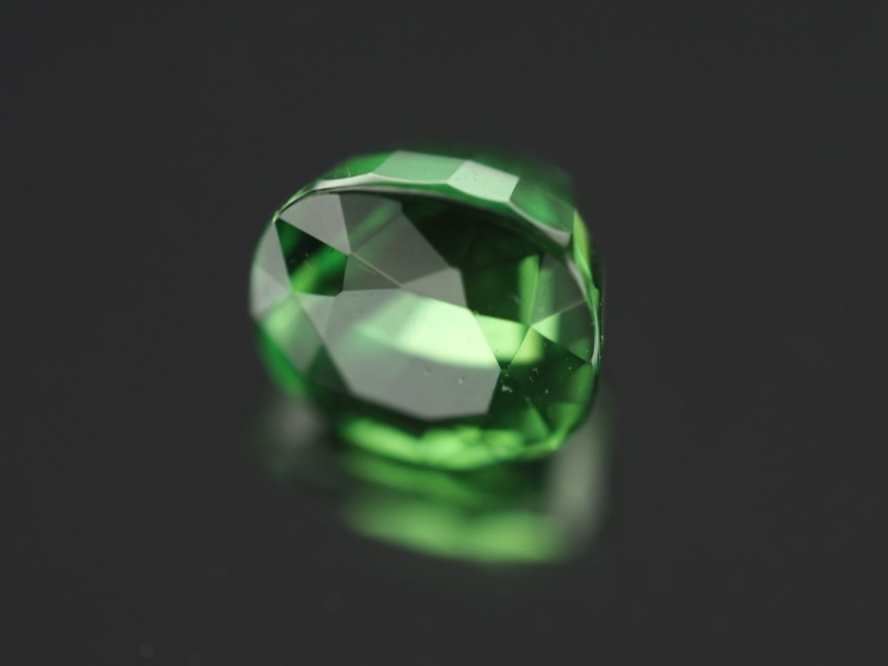 Pietre preziose: Natural Tsavorite Garnet 1.01ct - Vivid Green Eye-Clean – Nuovo e nell'imballaggio originale da Buchs SG venduto da OTNaturalGems 1