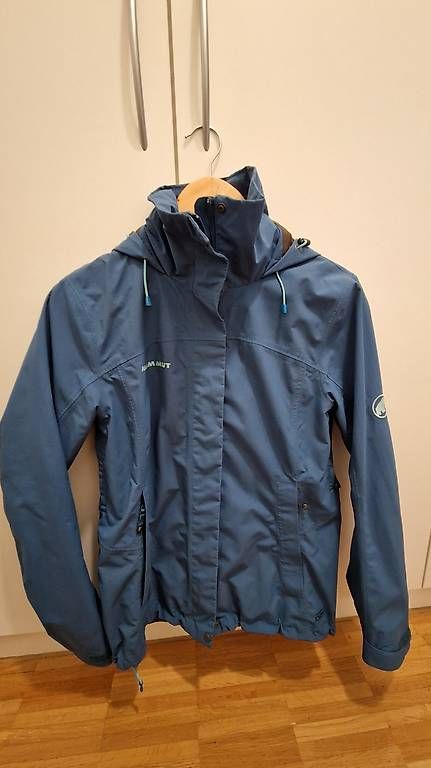 Jacken: Hardshell Jacke Mammut – Gebraucht aus Sarnen von elawid