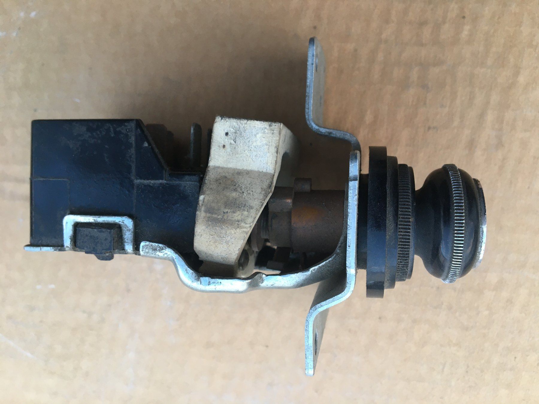 Interruttori: Pontiac 1970 & ? / Interrupteur de phares – Usato da Turin (Salins) venduto da Snake98 3